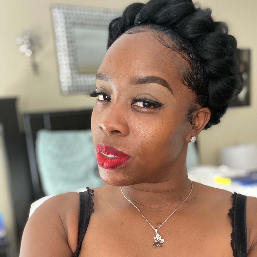 Meet your Posher, Teneshia